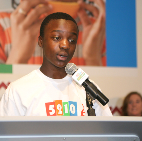 Lincoln Middle School student Ezra, reciting the 5-2-1-0 message