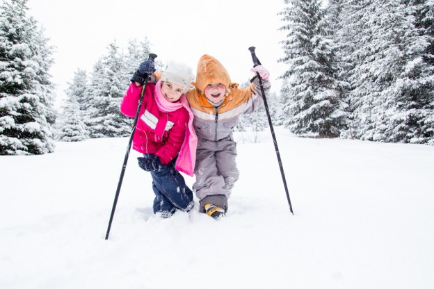 kids-winter-hiking-in-the-Smoky-Mountains-624x416